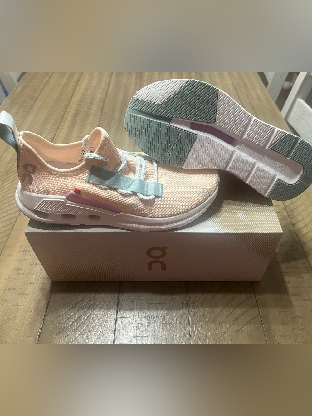 On CloudEasy Women’s 5.5 Fawn Surf Running Shoes Sneakers New in Box